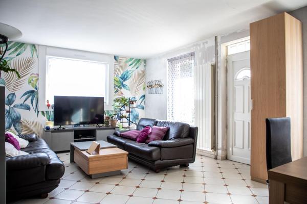 Jolie maison - Entre 2 gares - 3 chambres - Jardin - DPE "C" - Sous-sol