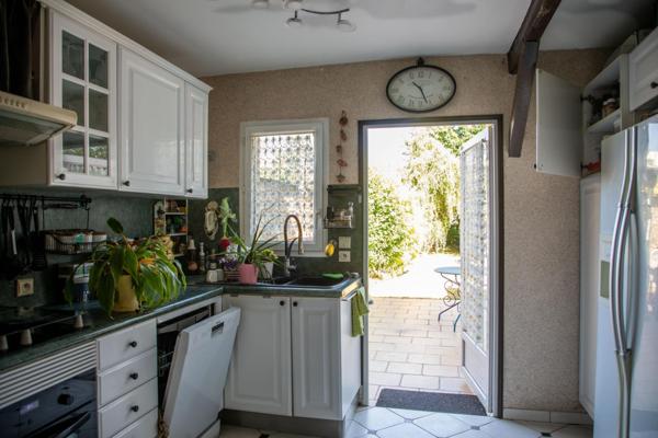 Jolie maison - Entre 2 gares - 3 chambres - Jardin - DPE "C" - Sous-sol