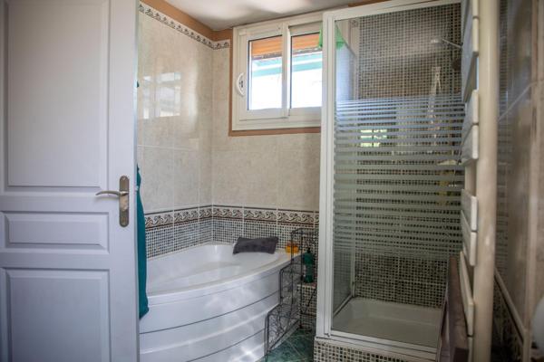 Jolie maison - Entre 2 gares - 3 chambres - Jardin - DPE "C" - Sous-sol