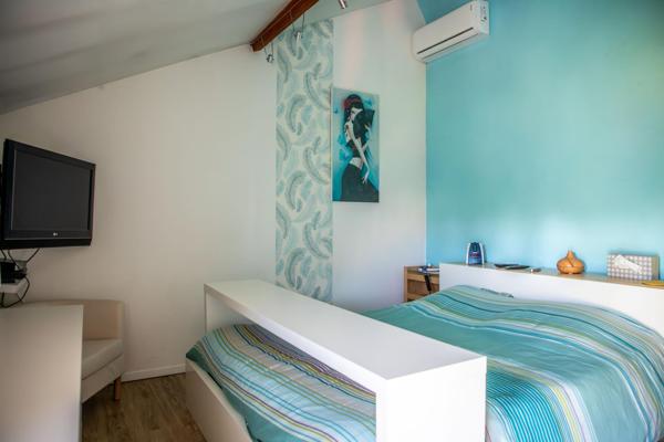 Jolie maison - Entre 2 gares - 3 chambres - Jardin - DPE "C" - Sous-sol