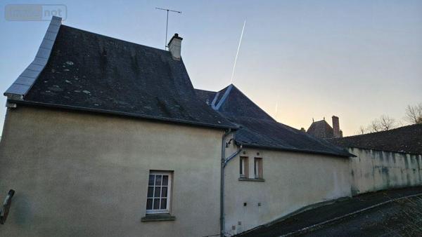 Immeuble de rapport à vendre à La Suze-sur-Sarthe dans la Sarthe (72210), ref : HB-1806