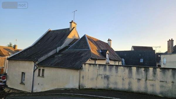 Immeuble de rapport à vendre à La Suze-sur-Sarthe dans la Sarthe (72210), ref : HB-1806