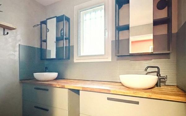 Maison à vendre    2 pièces •  Saint-Just-Saint-Rambert