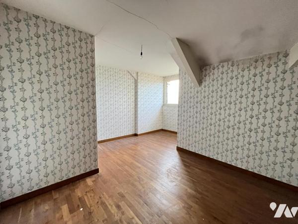 Maison sur sous-sol complet