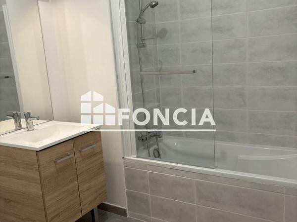 Location Appartement 4 pièces 77.2 m² - CARRE ALEXANDRA - 115 AVENUE VICTOR CHATENAY - A41 Angers 49000