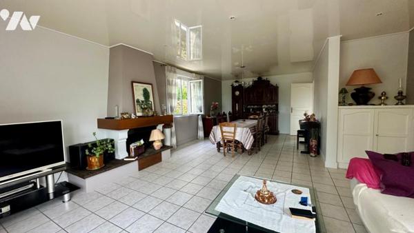 Bien située au centre ville du FAOUÊT maison Familiale