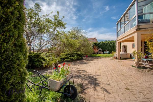 Maison de 78 m2 sur un sous-sol total implantée sur un terrain de 1200m2 à AVEIZE (69)