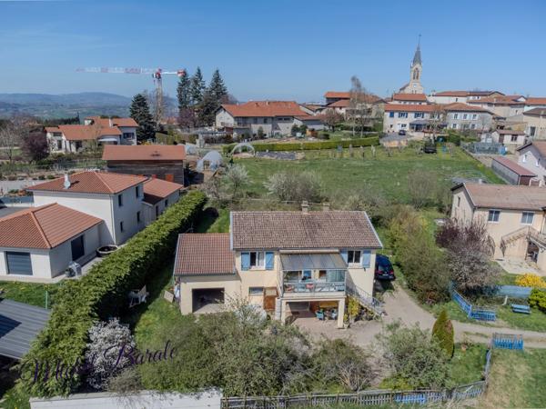 Maison de 78 m2 sur un sous-sol total implantée sur un terrain de 1200m2 à AVEIZE (69)