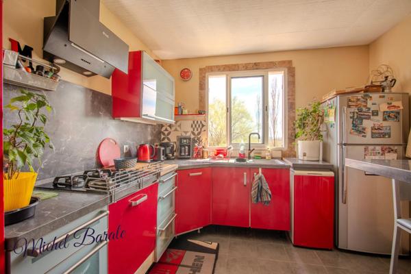 Maison de 78 m2 sur un sous-sol total implantée sur un terrain de 1200m2 à AVEIZE (69)