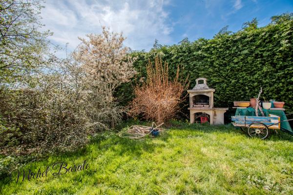 Maison de 78 m2 sur un sous-sol total implantée sur un terrain de 1200m2 à AVEIZE (69)