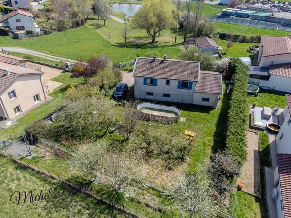 Maison de 78 m2 sur un sous-sol total implantée sur un terrain de 1200m2 à AVEIZE (69)