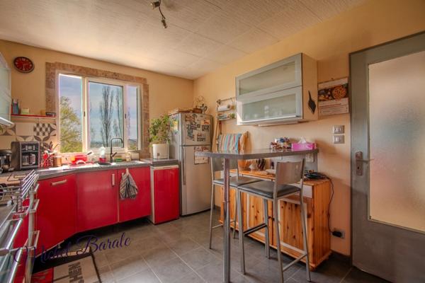 Maison de 78 m2 sur un sous-sol total implantée sur un terrain de 1200m2 à AVEIZE (69)