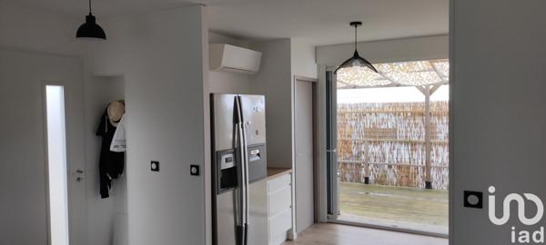 Maison traditionnelle 4 pièces de 107 m² à Saint-Xandre (17138)