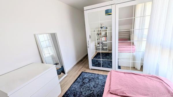 A Montfermeil 93370  Appartement de 80M2, T4, 3 chambres, une terrasse de 10m2.
