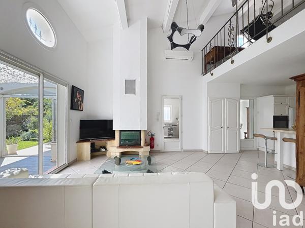 Maison à vendre 6 pièces 160 m² Le Castellet