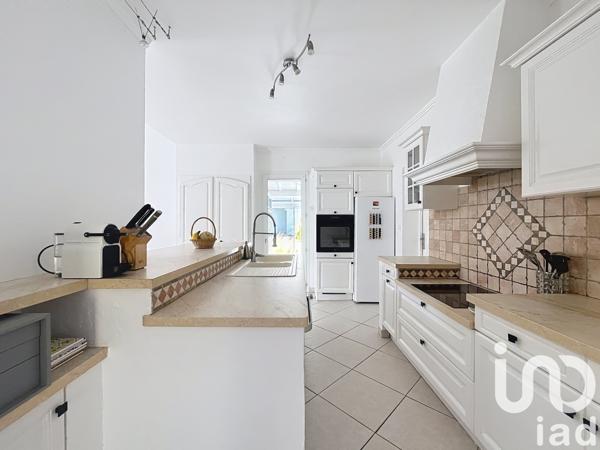 Maison à vendre 6 pièces 160 m² Le Castellet