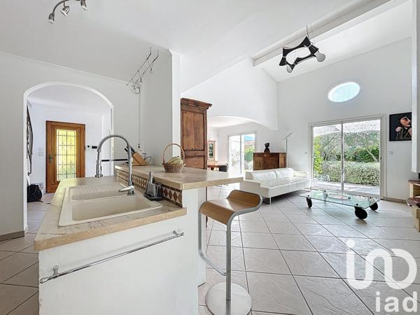 Maison à vendre 6 pièces 160 m² Le Castellet