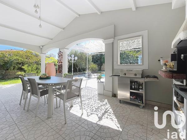 Maison à vendre 6 pièces 160 m² Le Castellet