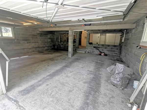 BELLE MAISON A LOUER Saint Jean 5 pièce(s) 122 m2 avec cheminée, jardion et garage