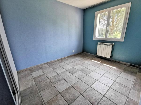 BELLE MAISON A LOUER Saint Jean 5 pièce(s) 122 m2 avec cheminée, jardion et garage