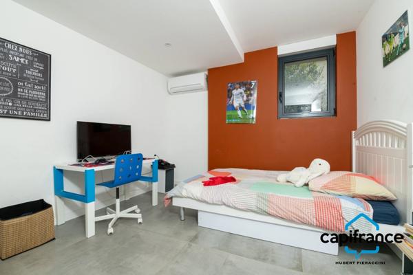 Villa entièrement rénovée à vendre 7 pièces TOULON (83) Terrain 650 m²