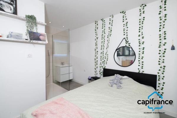 Villa entièrement rénovée à vendre 7 pièces TOULON (83) Terrain 650 m²