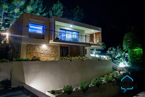 Villa entièrement rénovée à vendre 7 pièces TOULON (83) Terrain 650 m²