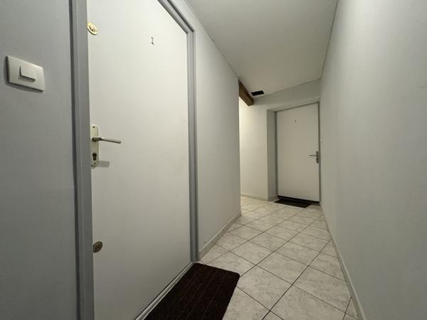 Appartement à louer 550 € CC Clermont-l'Hérault 2 p 43 m² DPE D