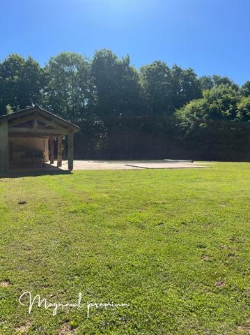 Castres (81100) Propriété équestre prémium avec 6 maisons sur 41 hectares.