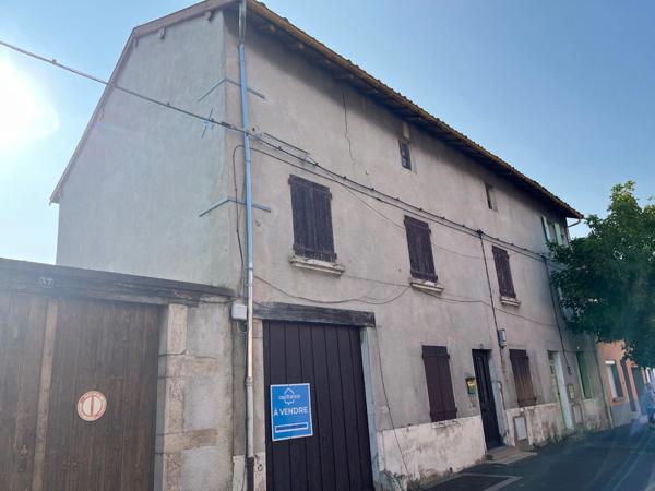 Dpt Rhône (69), a vendre proche villefranche 300 m2 de dépendances + 104 m2 de maison .