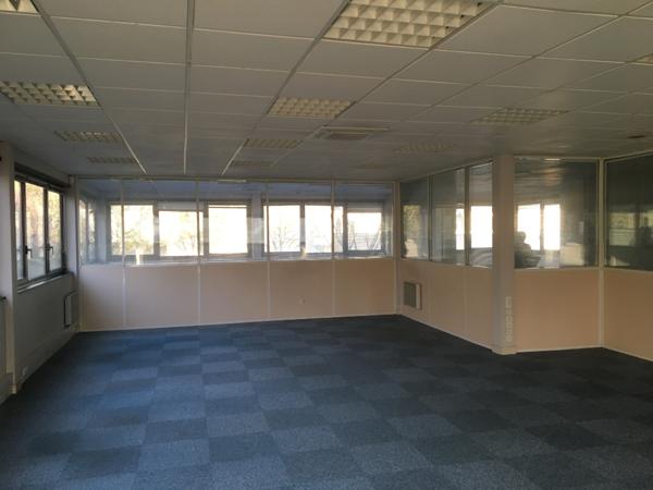 SAINT AVERTIN BUREAUX A LOUER 253 M²