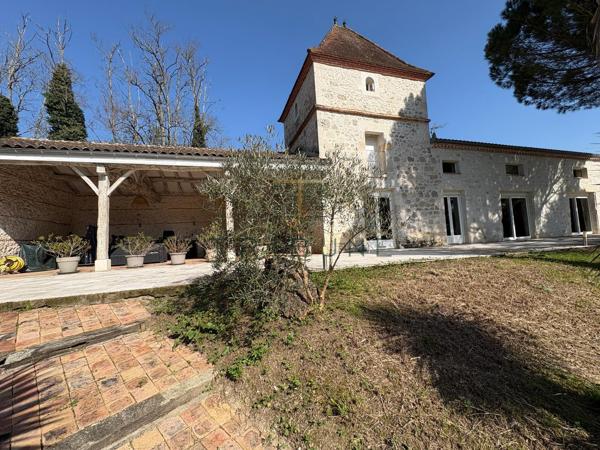 Maison 10 pièce(s) 5 chambre(s) 350 m²
