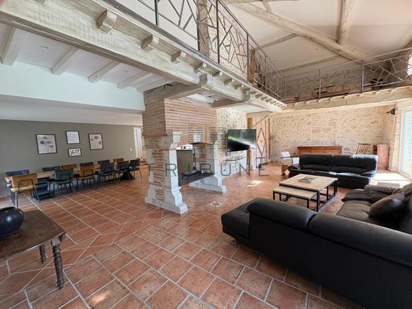 Maison 10 pièce(s) 5 chambre(s) 350 m²