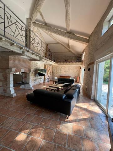 Maison 10 pièce(s) 5 chambre(s) 350 m²