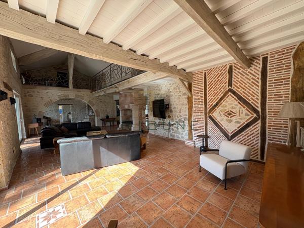 Maison 10 pièce(s) 5 chambre(s) 350 m²