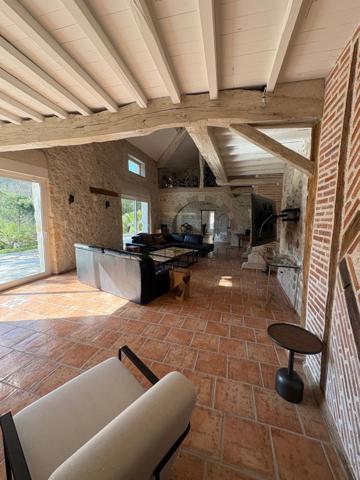 Maison 10 pièce(s) 5 chambre(s) 350 m²