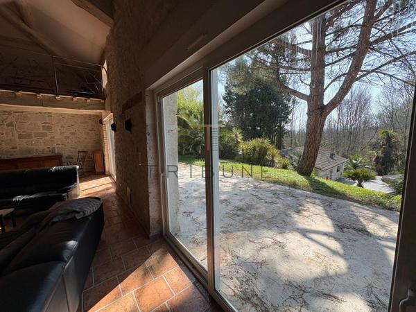 Maison 10 pièce(s) 5 chambre(s) 350 m²
