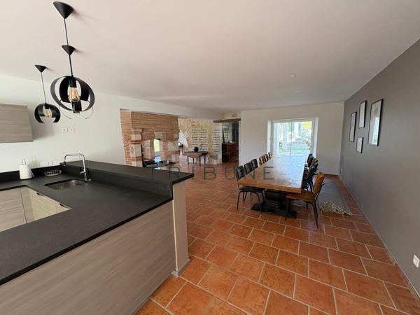 Maison 10 pièce(s) 5 chambre(s) 350 m²