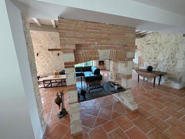 Maison 10 pièce(s) 5 chambre(s) 350 m²