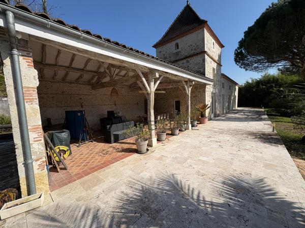 Maison 10 pièce(s) 5 chambre(s) 350 m²
