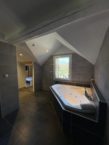 Maison 10 pièce(s) 5 chambre(s) 350 m²