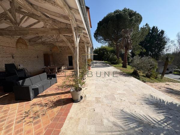 Maison 10 pièce(s) 5 chambre(s) 350 m²