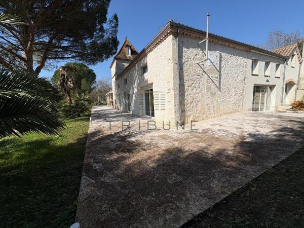 Maison 10 pièce(s) 5 chambre(s) 350 m²