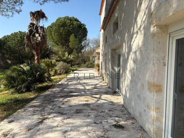 Maison 10 pièce(s) 5 chambre(s) 350 m²