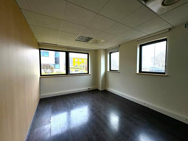 A LOUER - BUREAUX - VALMY
