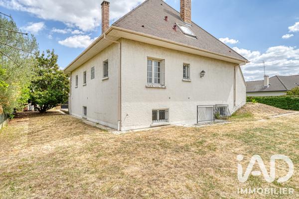 Maison à vendre 7 pièces 217 m² Croissy-sur-Seine