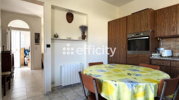 Maison
         7 pièces
        - 100 m² Bien prestige 799 500 €*