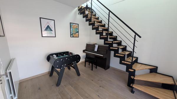 Maison individuelle avec piscine, cinq chambres
