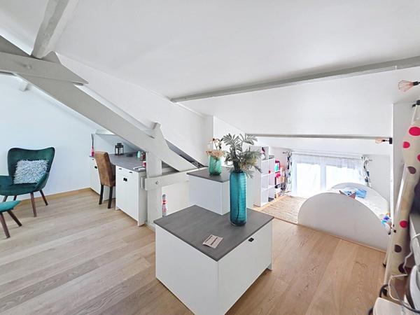 Maison individuelle avec piscine, cinq chambres