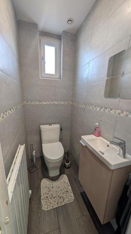 Maison individuelle avec piscine, cinq chambres